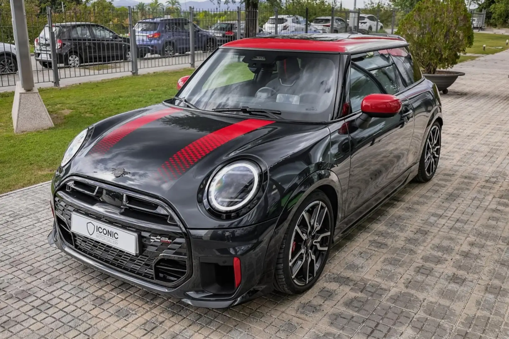 MINI Cooper 3 Puertas JCW - 2