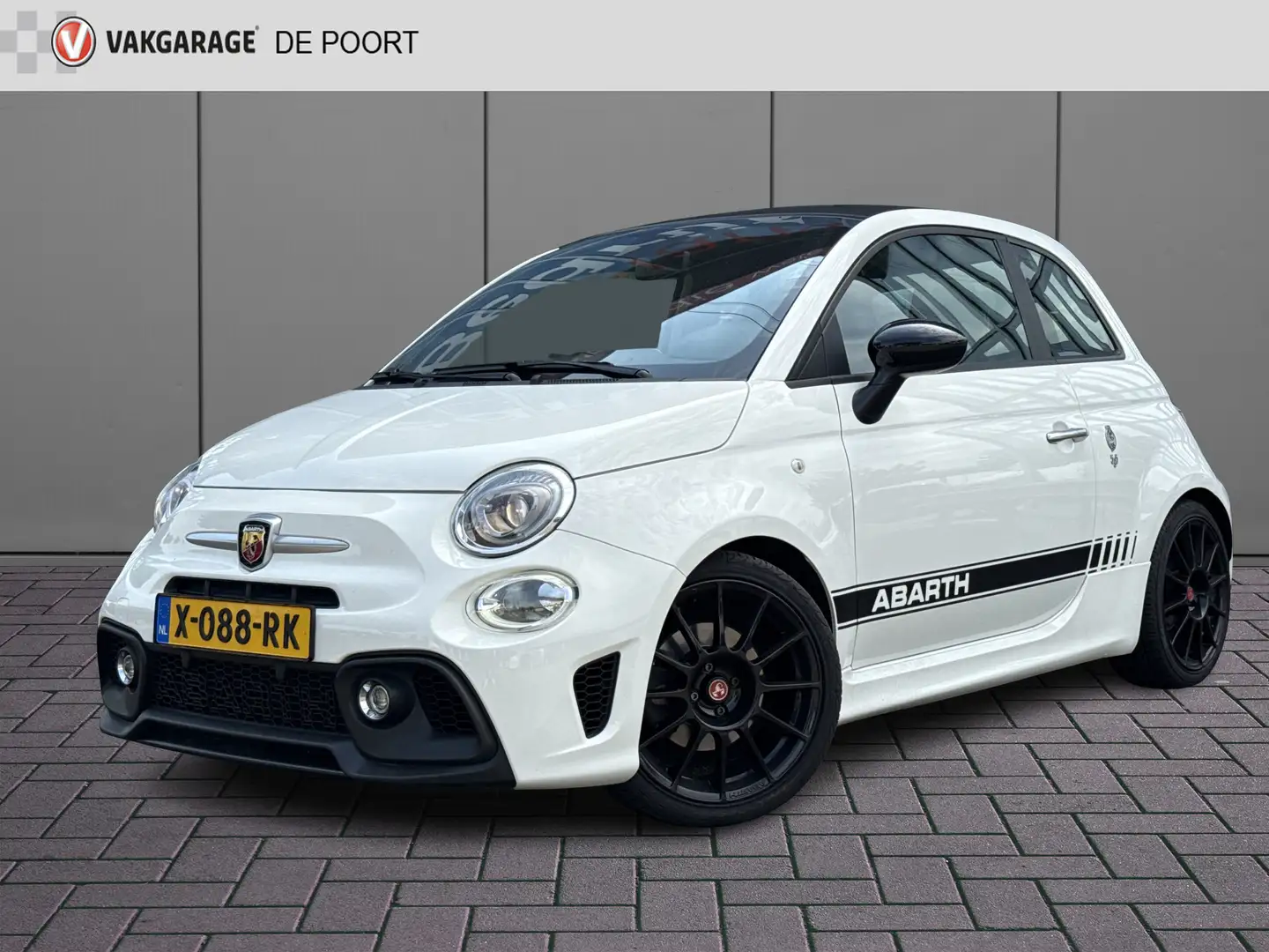 Fiat 500C Abarth 1.4 T-Jet 595 70th Anniversary Wit - 1