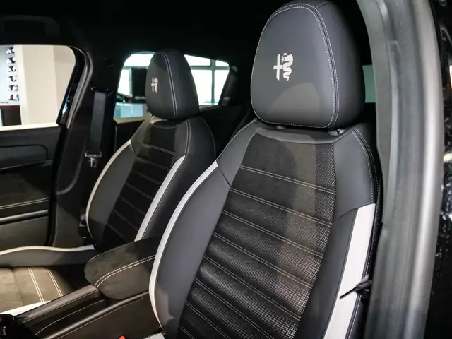 Alfa Romeo Junior view 7