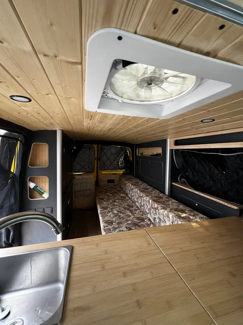 Volkswagen Transporter Volkswagen Transporter T5 Camper 1.9 TDI – 2009 – - 2
