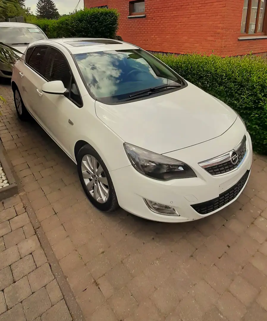 Opel Astra 1.7 CDTi ecoFLEX Sport Start&Stop DPF - 2