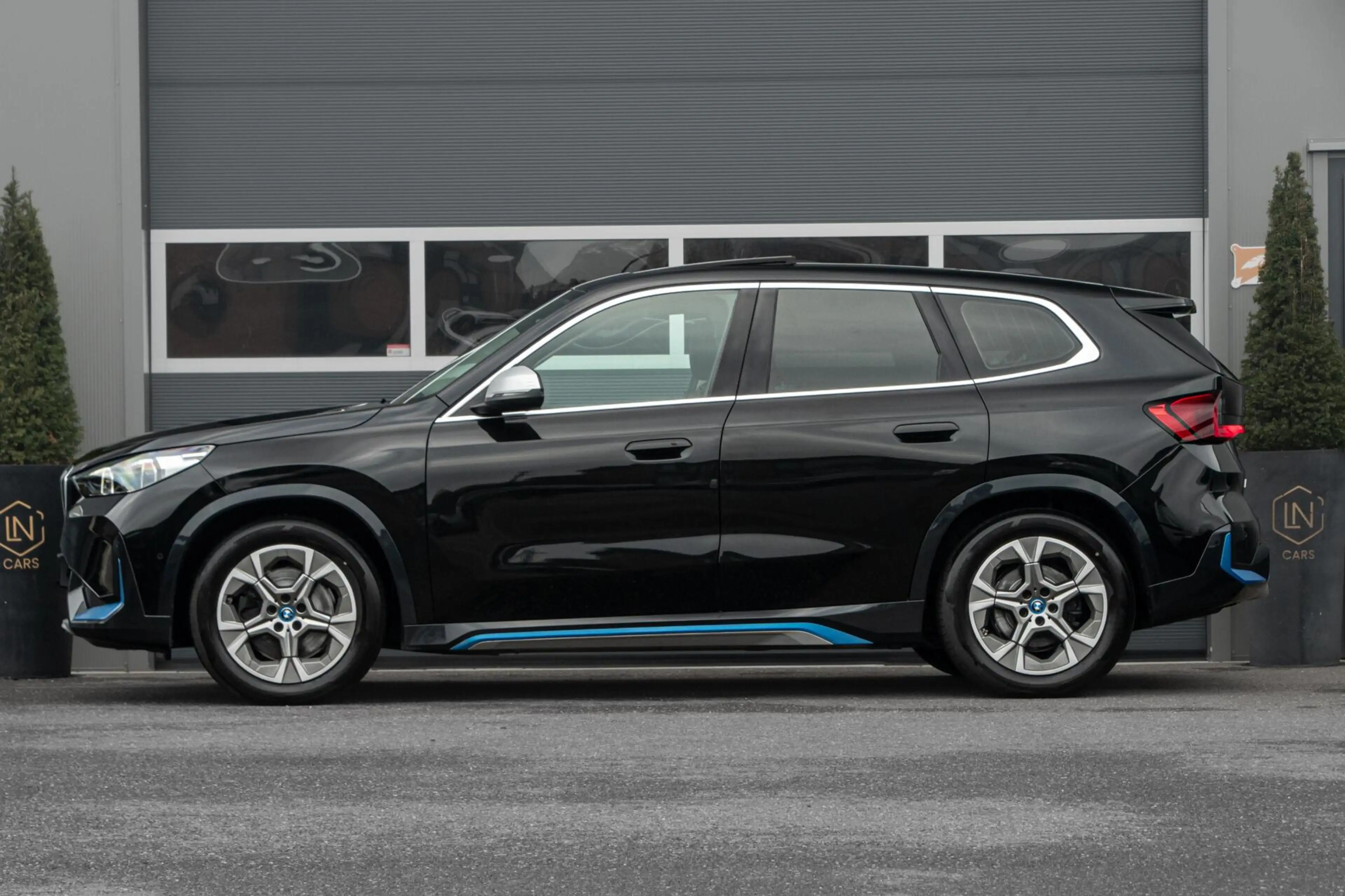 BMW iX1 xDrive30 67 kWh |Pano|DAB|Camera|Sfeerverlichting — photo 11