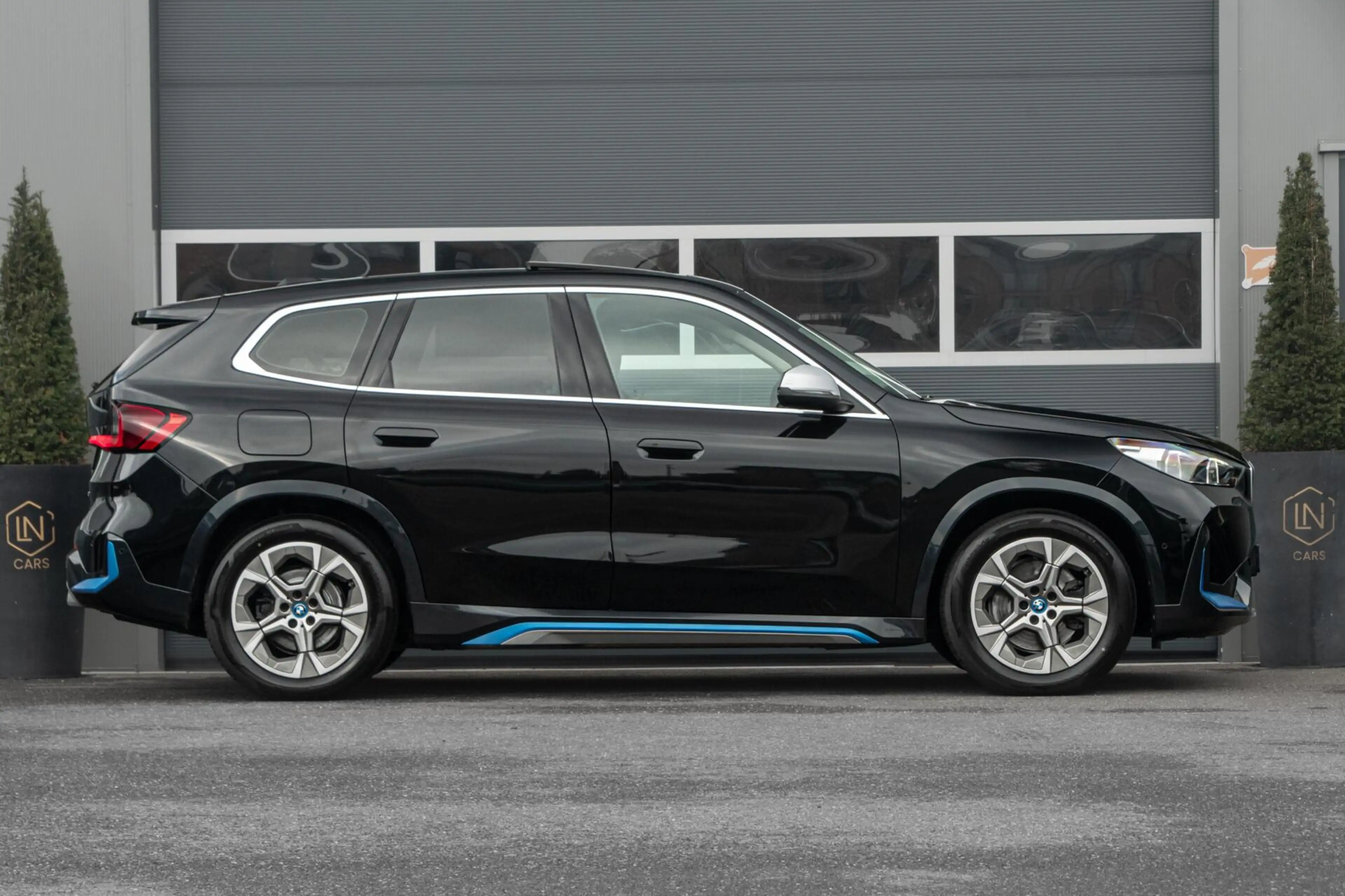 BMW iX1 xDrive30 67 kWh |Pano|DAB|Camera|Sfeerverlichting — photo 10