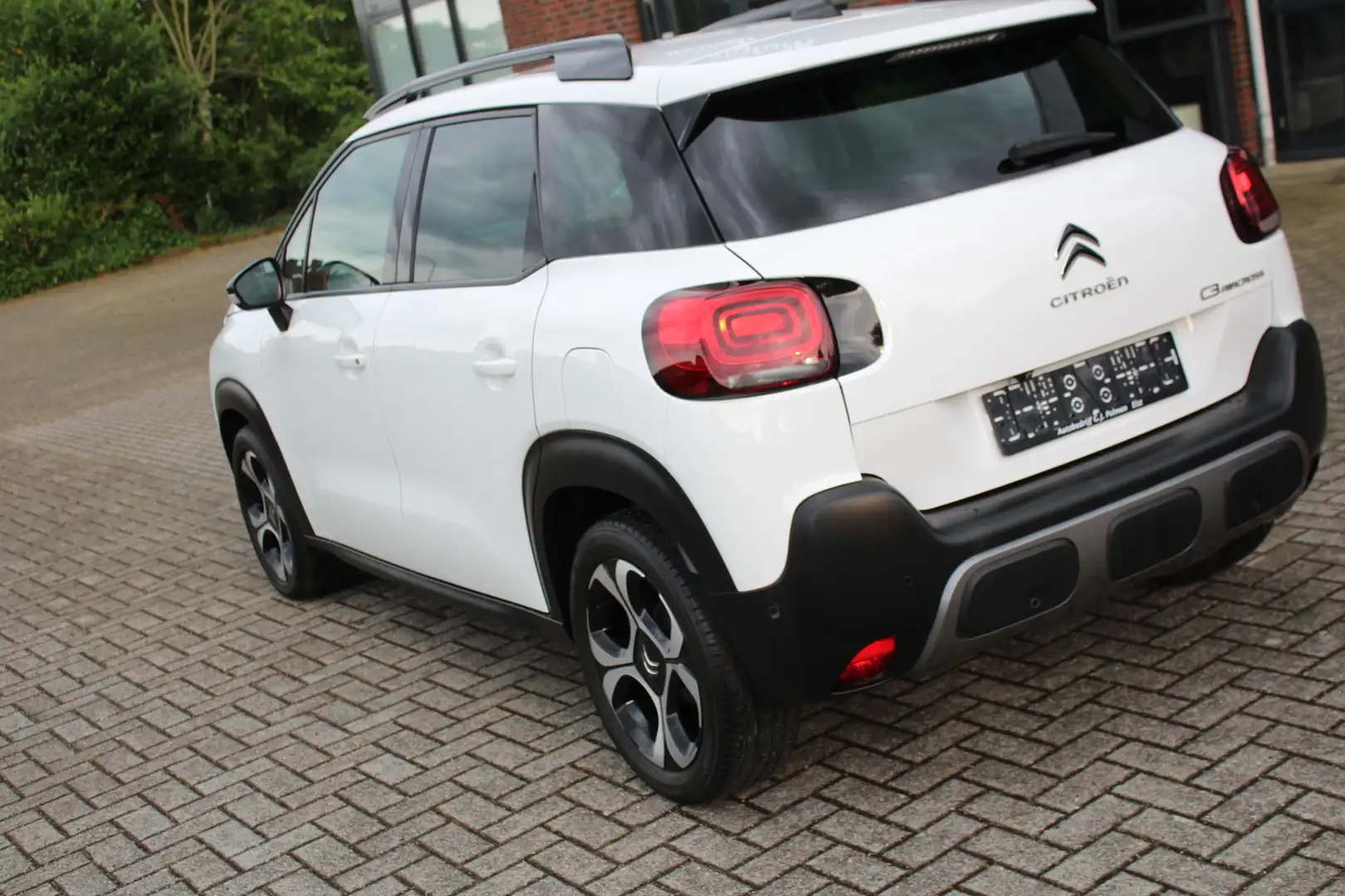 Citroen C3 Aircross 1.2 PureTech S&S Shine Automaat EAT6 Clima-Navi-Ca Wit - 2
