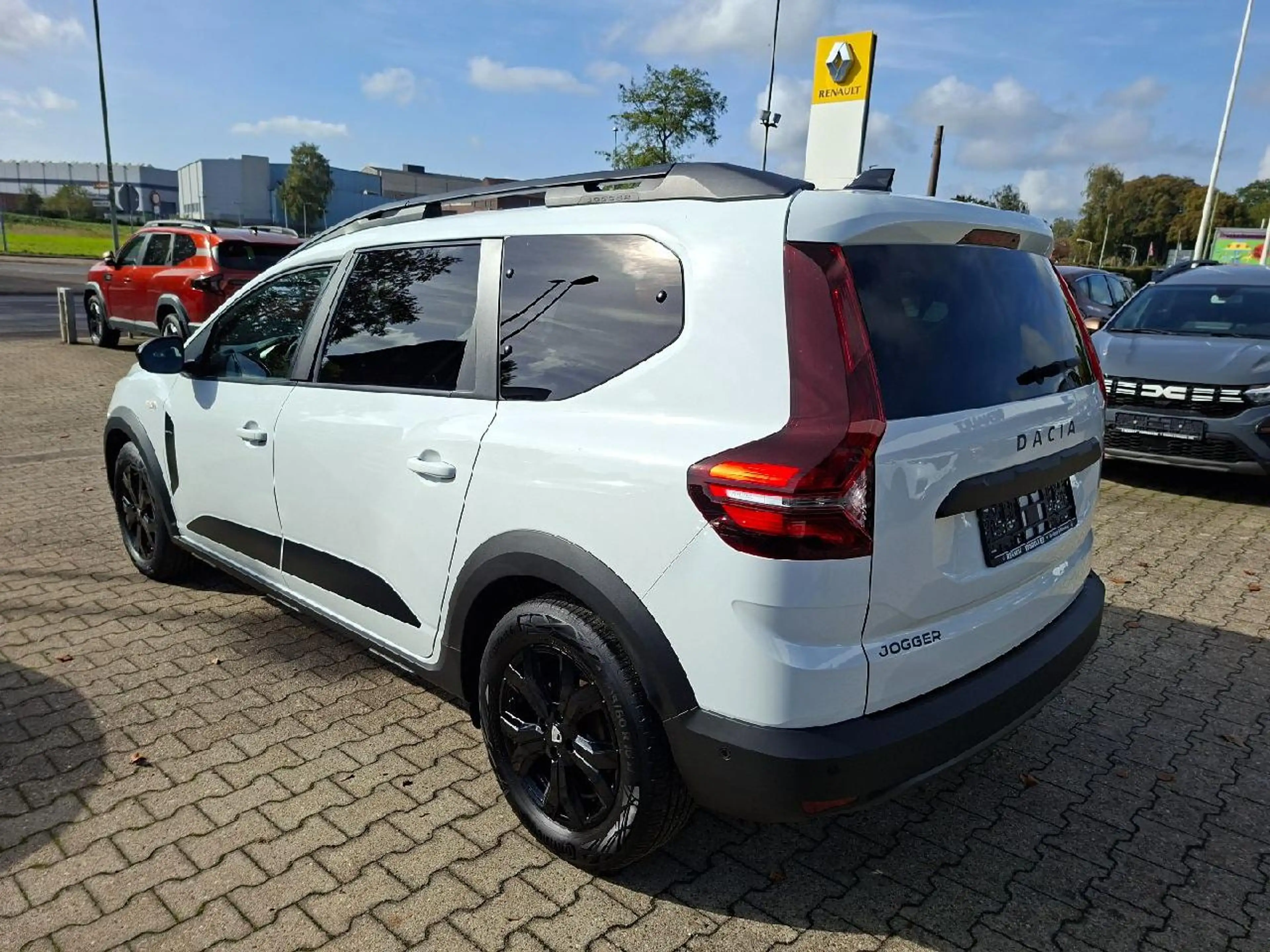 Dacia Jogger Extreme+*7-Sitzer*LED*DAB*Navi*Kamera*BlindSpot — photo 4