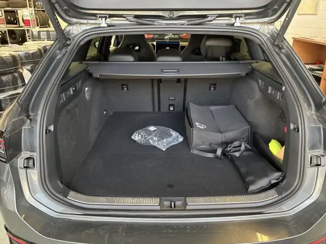Volkswagen Passat view 12