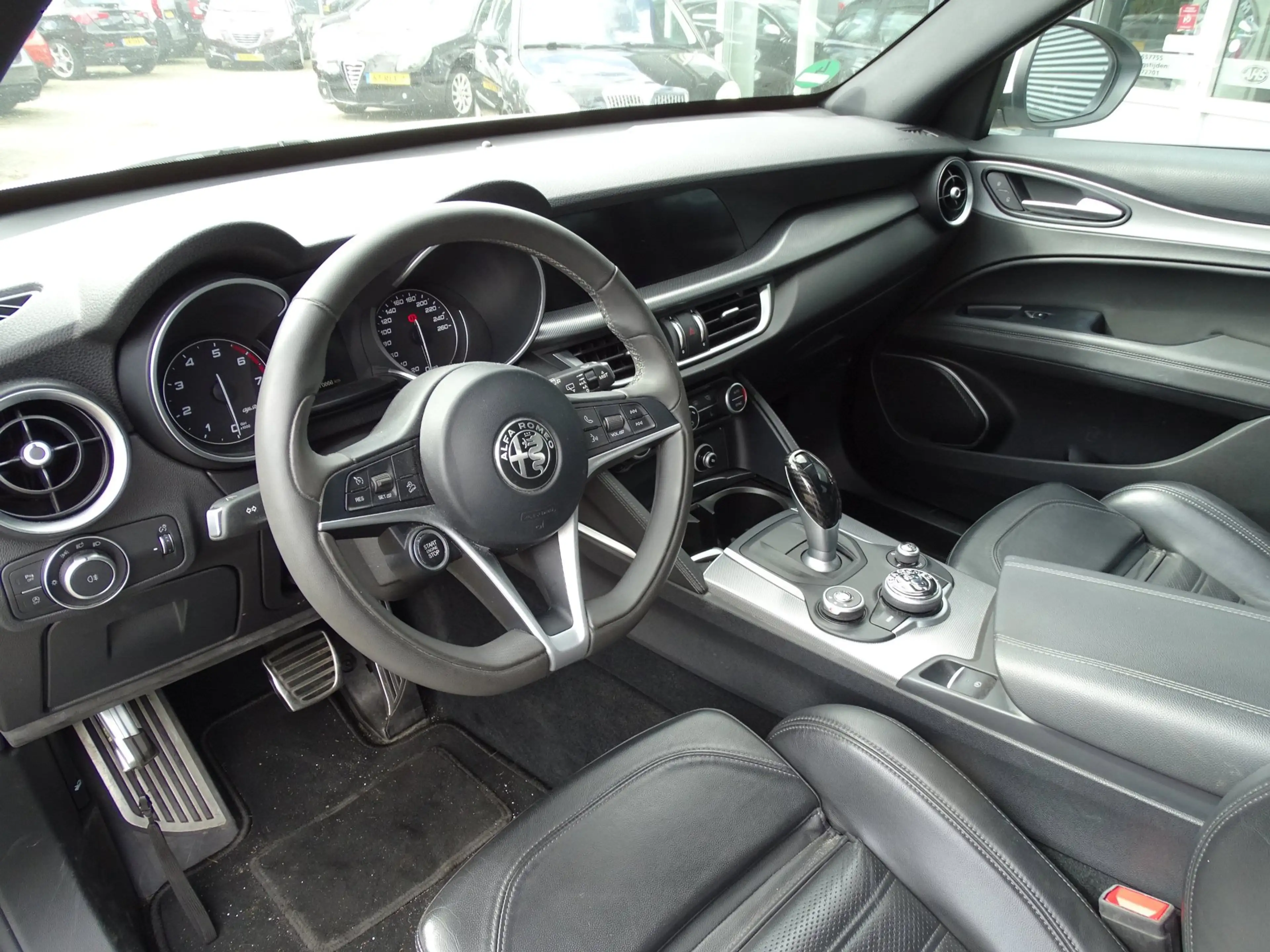 Alfa Romeo Stelvio 2.0 T AWD Super Veloce — photo 10