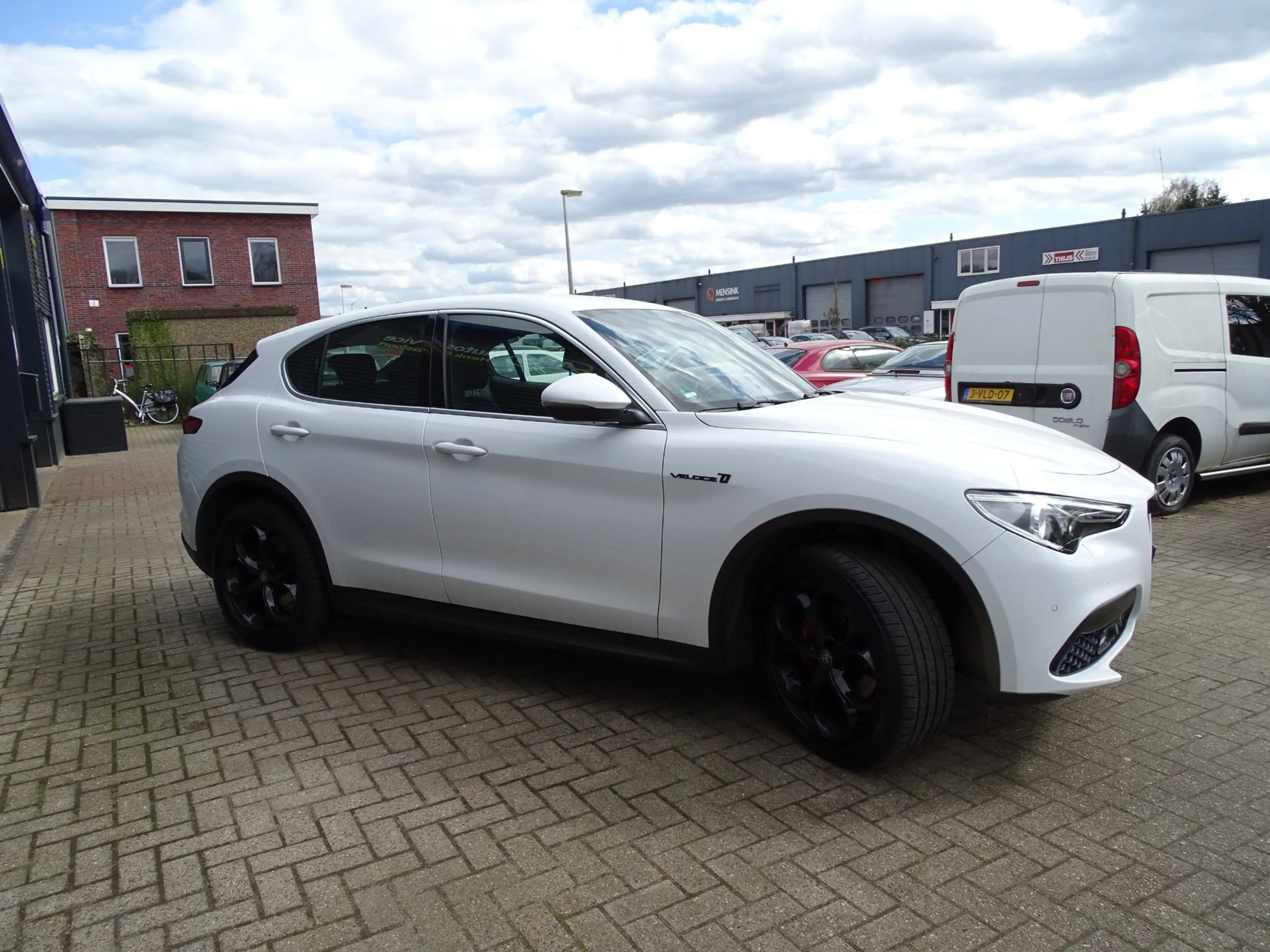 Alfa Romeo Stelvio 2.0 T AWD Super Veloce — photo 5