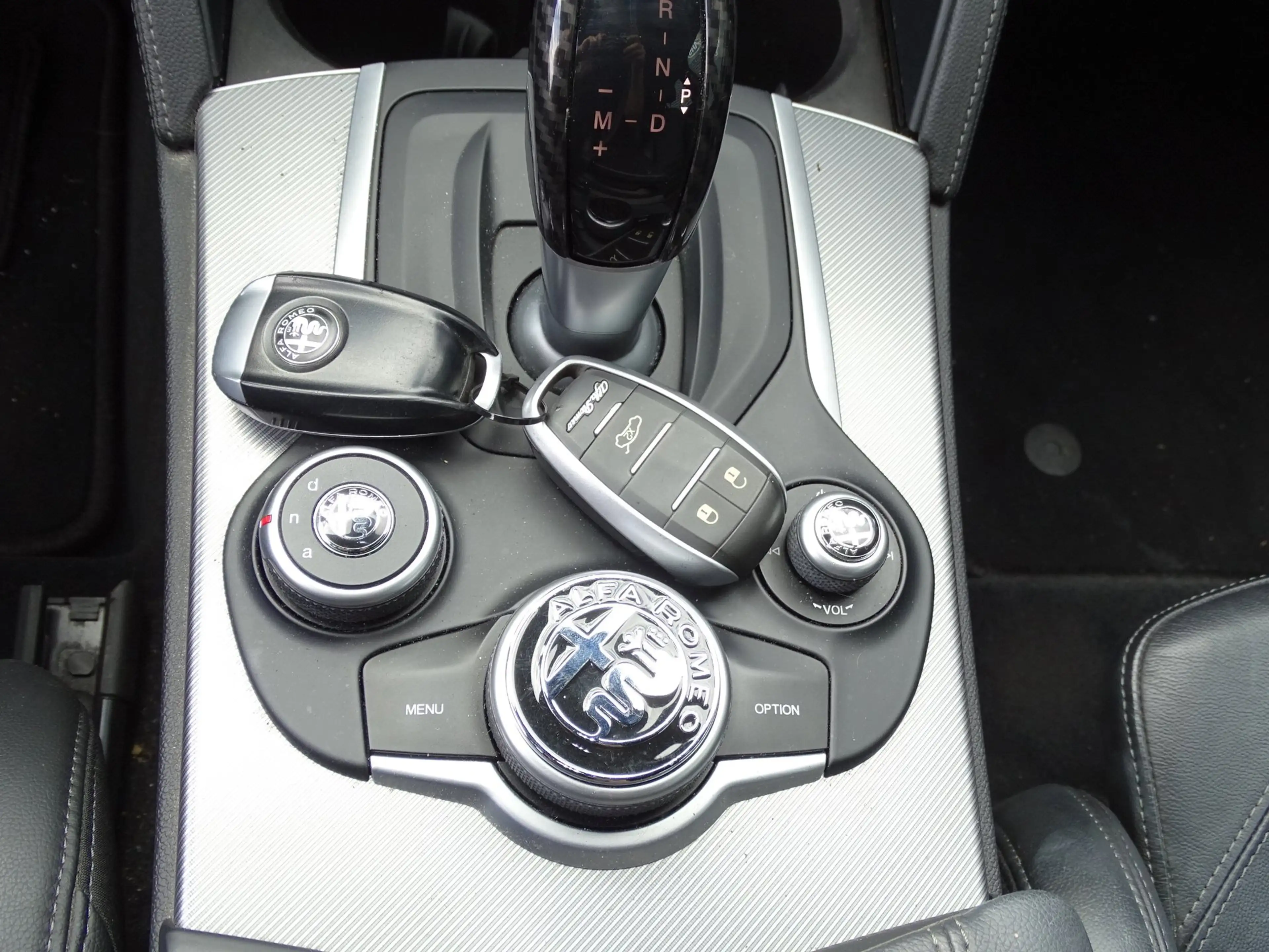 Alfa Romeo Stelvio 2.0 T AWD Super Veloce — photo 22