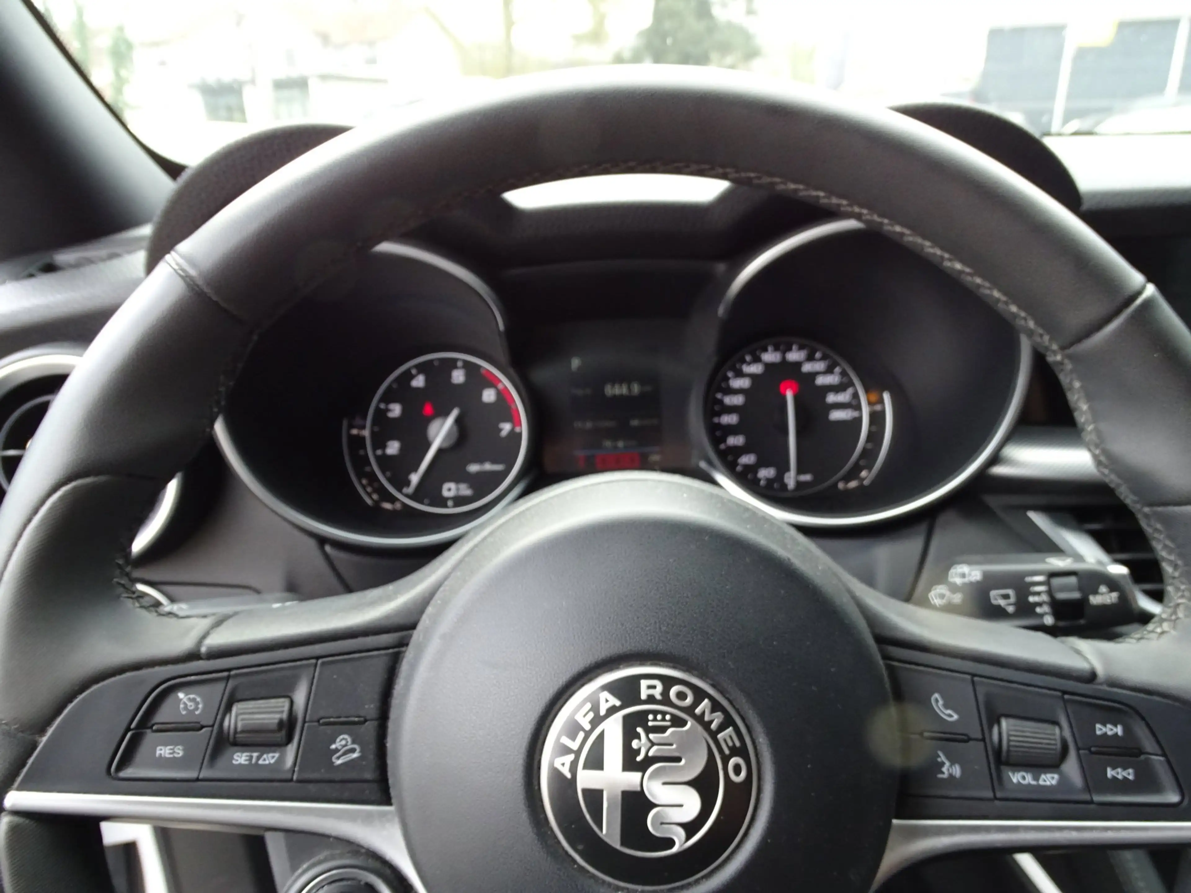 Alfa Romeo Stelvio 2.0 T AWD Super Veloce — photo 14
