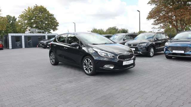 Imagine Kia Ceed / cee'd Ceed Spirit Spur Navi Kamera Keyless Xenon