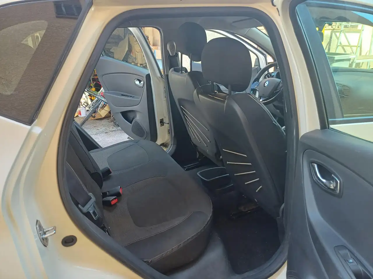 Renault Captur — photo 8