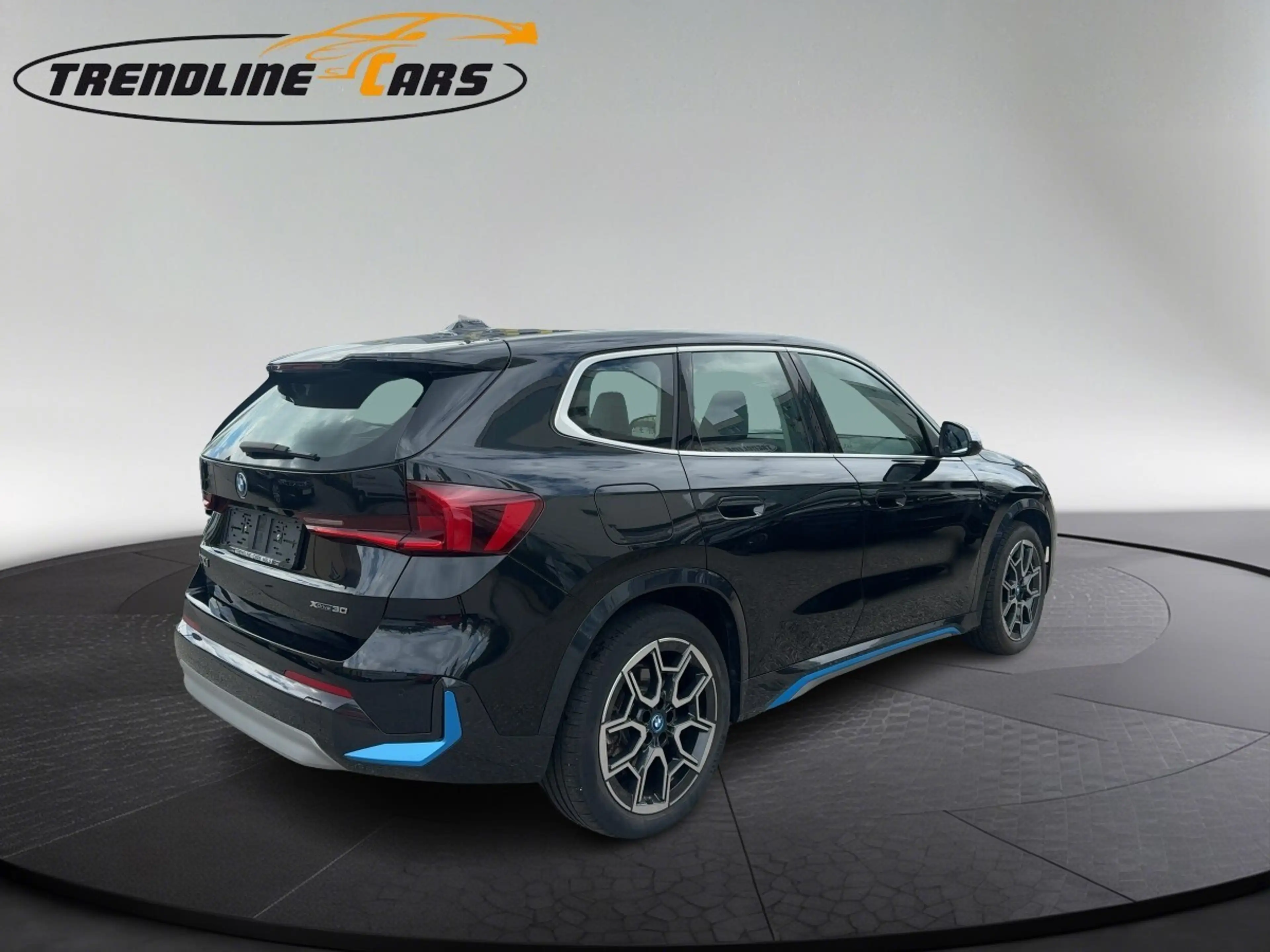 BMW iX1 xDrive30 — photo 7