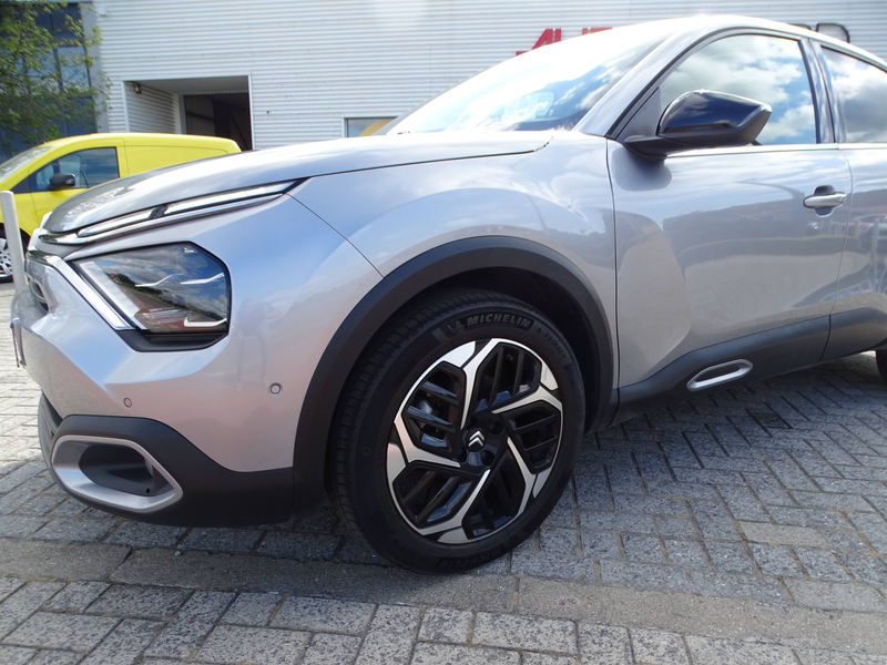 Citroen C4 X C4 X 1.2 PureTech Shine Pack * FULL OPTION!!! — photo 6