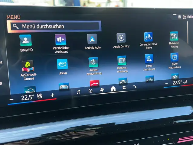 BMW 5 Series view 11