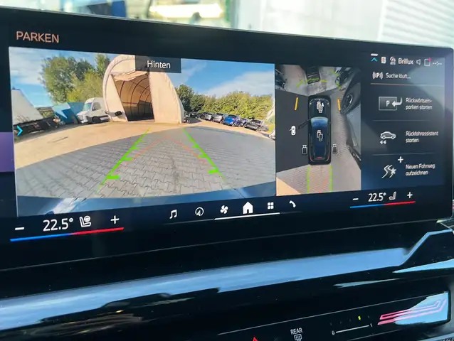 BMW 5 Series view 7