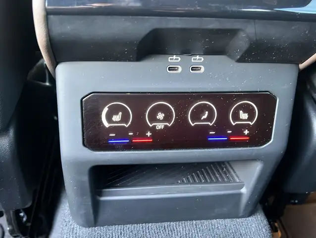 BMW 5 Series view 15