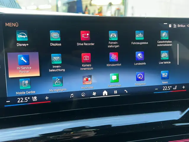 BMW 5 Series view 12