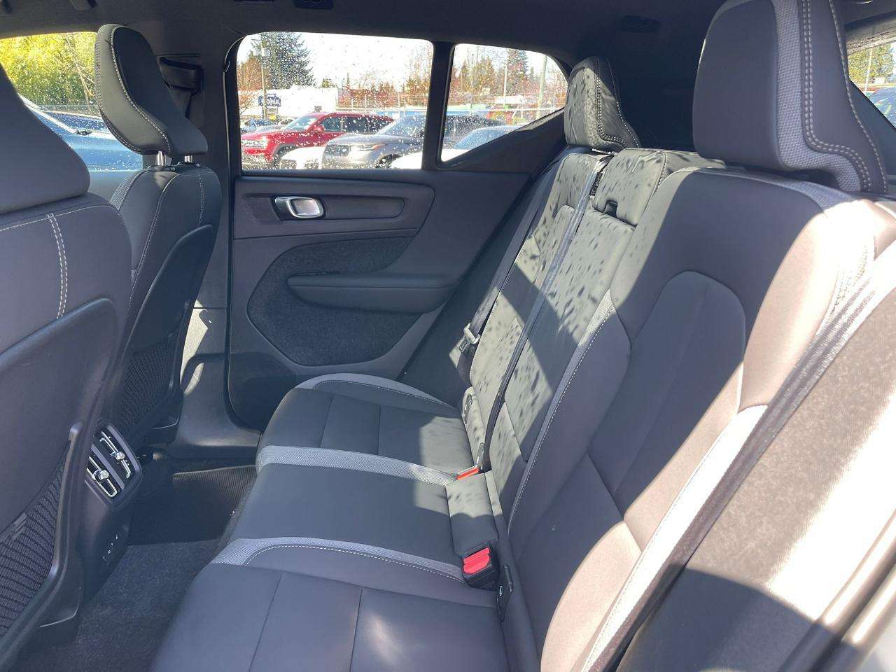 2024 Volvo XC40 Twin eAWD Plus thumb 10
