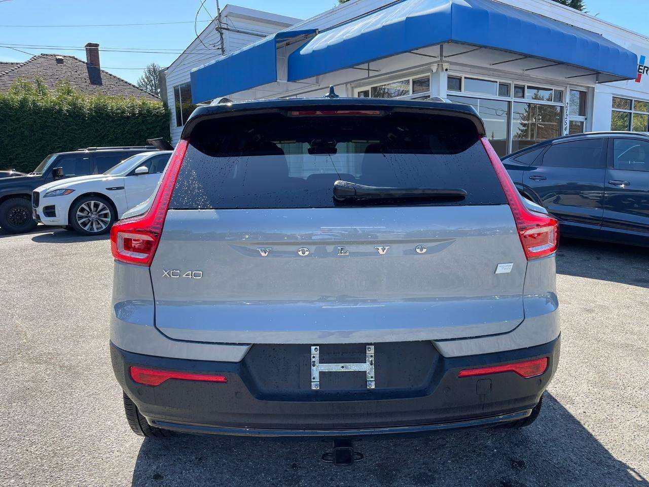 2024 Volvo XC40 Twin eAWD Plus thumb 6