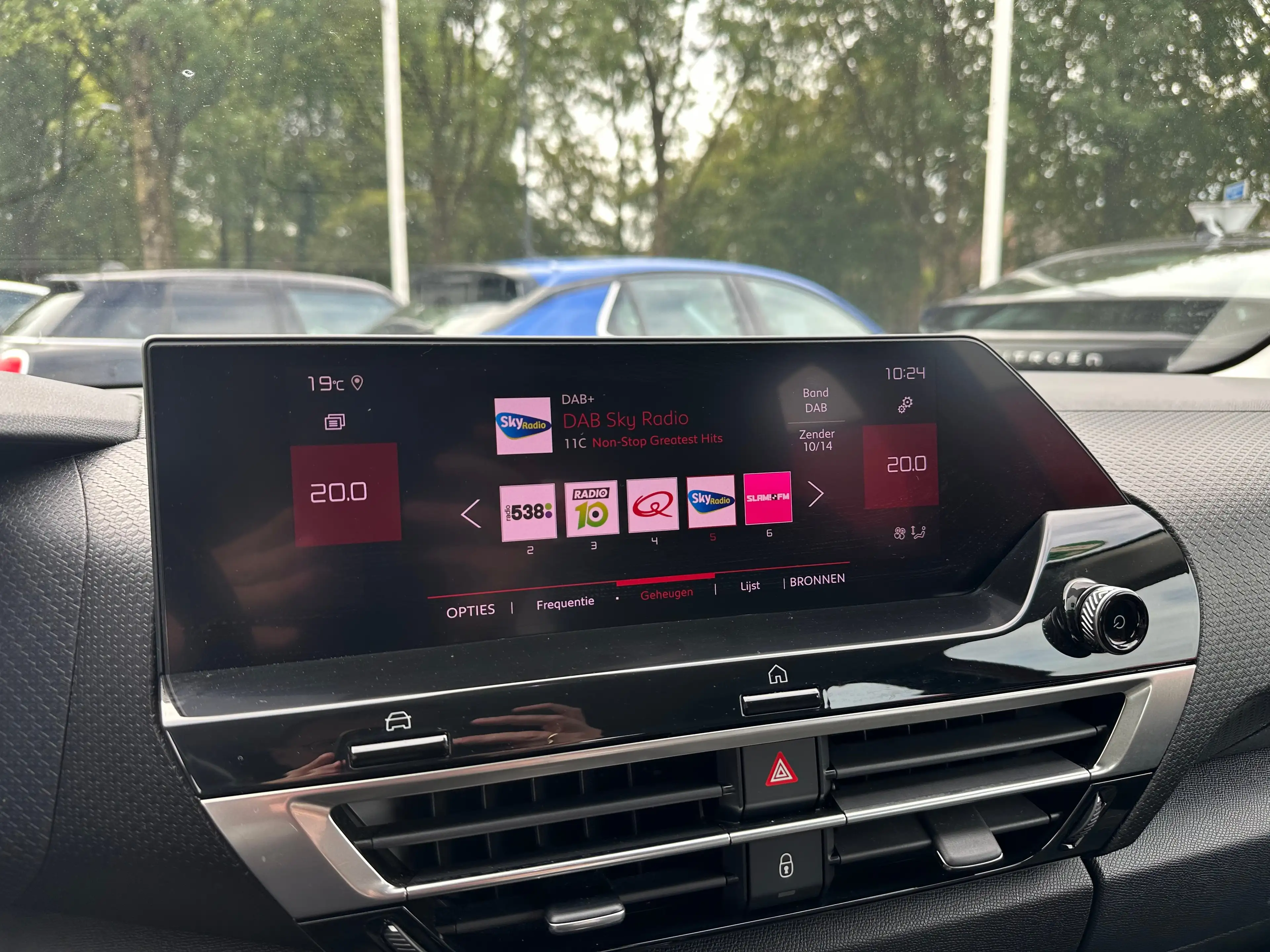 Citroen C4 1.2 Puretech Feel Edition | Carplay | Camera | Nav — photo 19