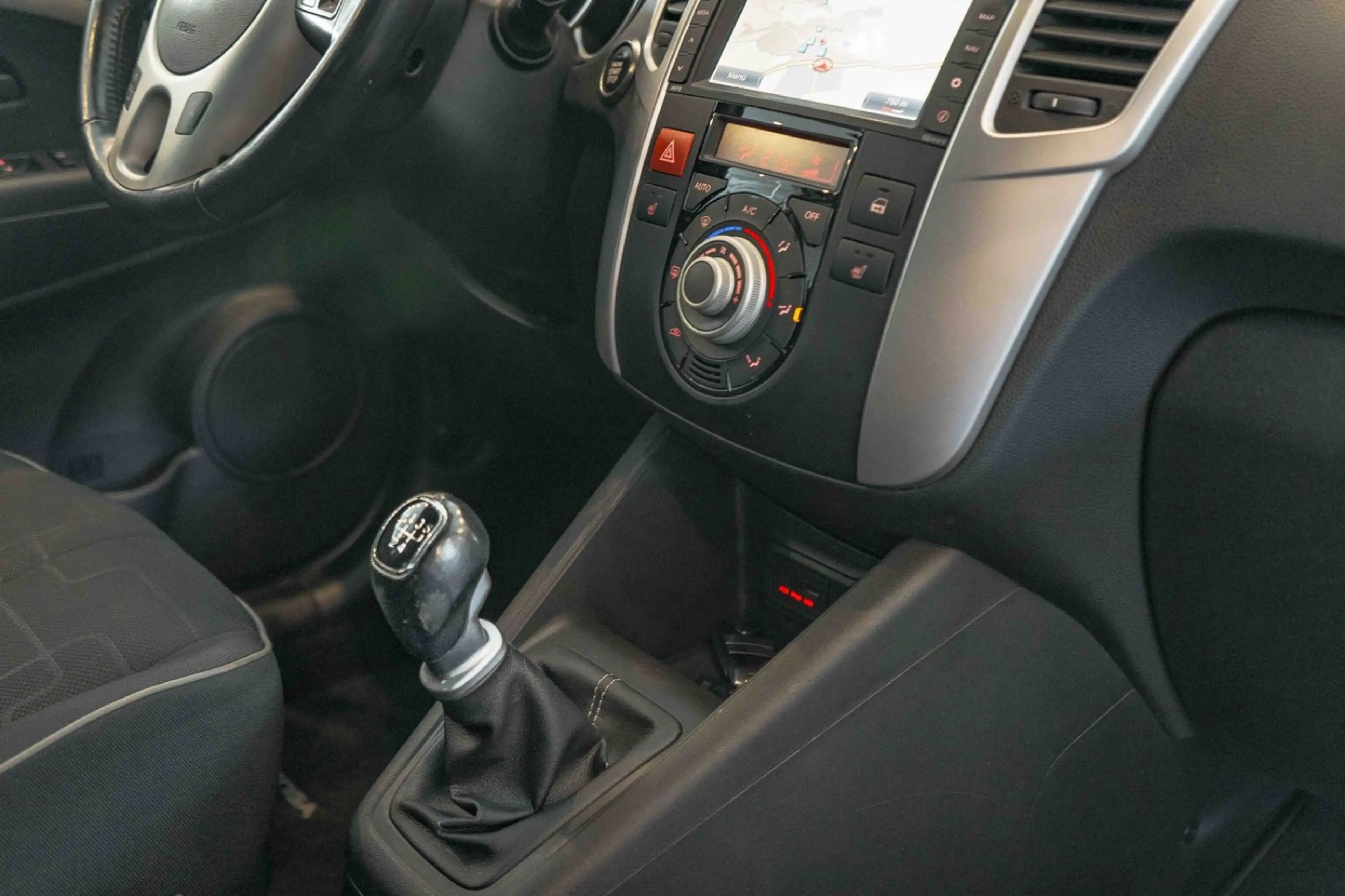 Kia Venga 1.4 Dream Team AHK Rückfahrkamera Navi — photo 13