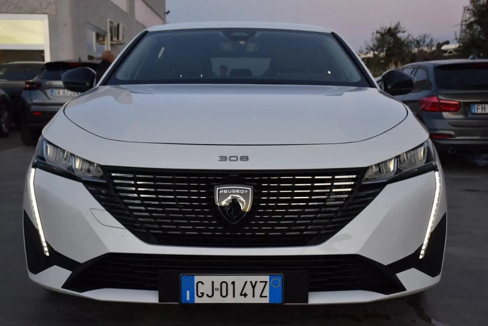 Peugeot 308 BlueHDi 130 S&S EAT8 Allure Pack Weiß - 2