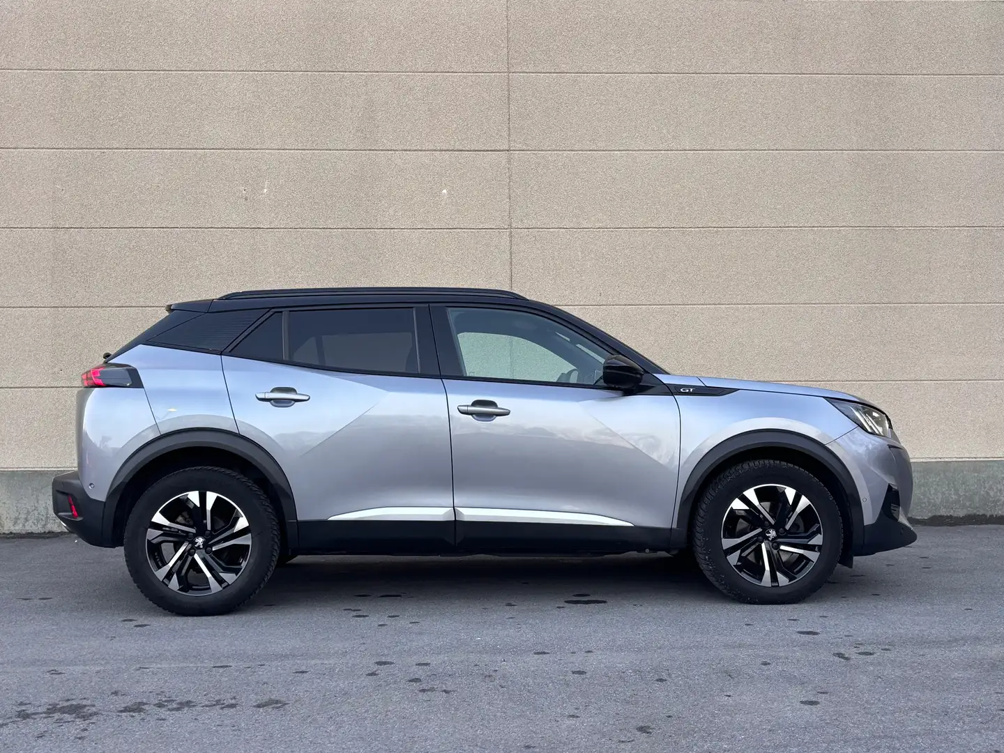 Peugeot 2008 2008 1.5 BlueHDi GT Line S Silber - 2