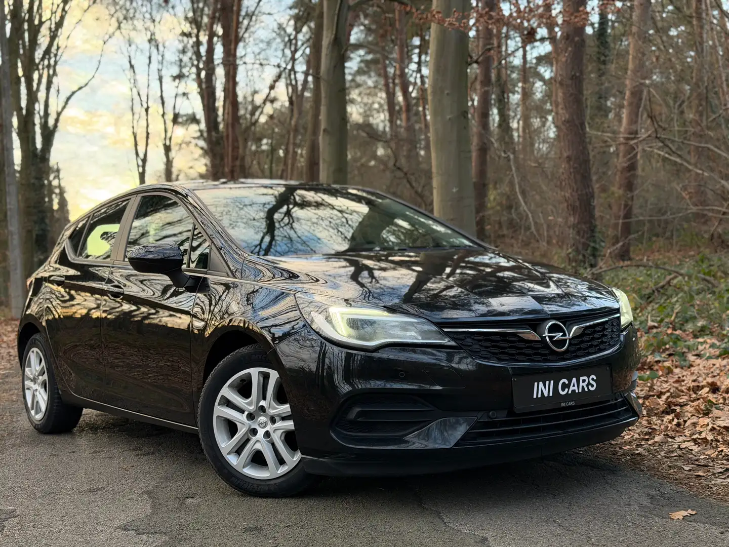 Opel Astra Astra 1.2 Turbo Start/Stop Business Elegance Schwarz - 1