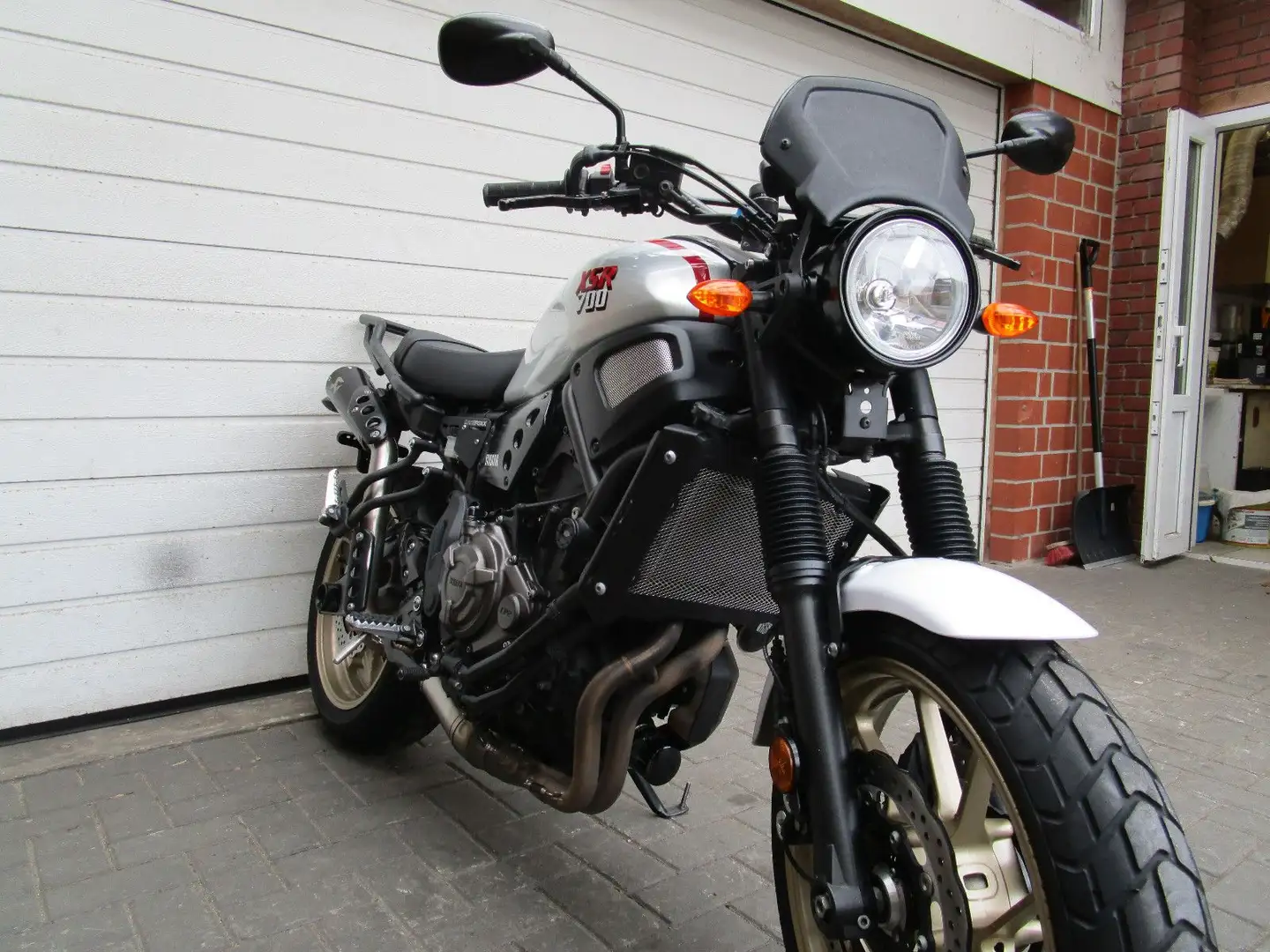 Yamaha XSR 700 XTribute    Extras    Topzustand Blanco - 2