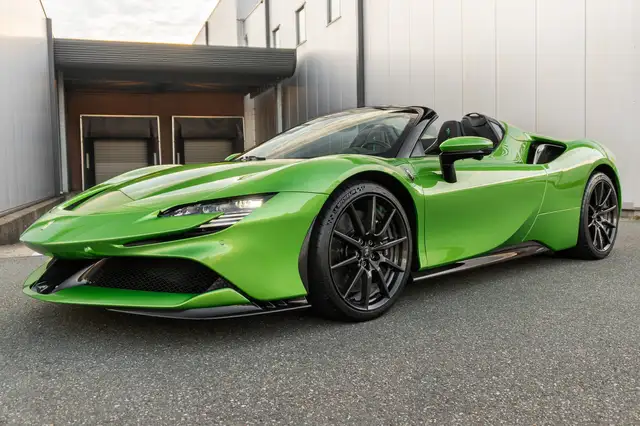 Ferrari SF90 Spider - Verde Kers - Atelier - Full Carbon - JBL - Surro