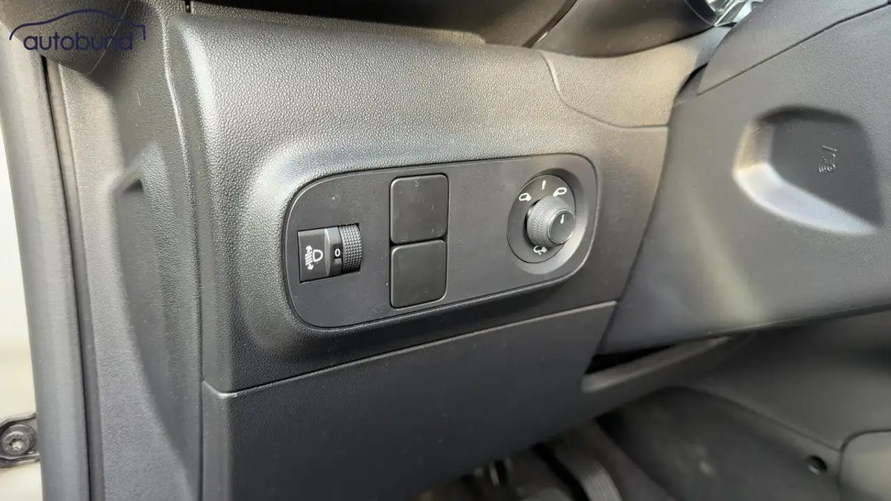 Citroen C3 III 1,2 PT 110 Automatik Max Alu KA LED Link NAV N 12