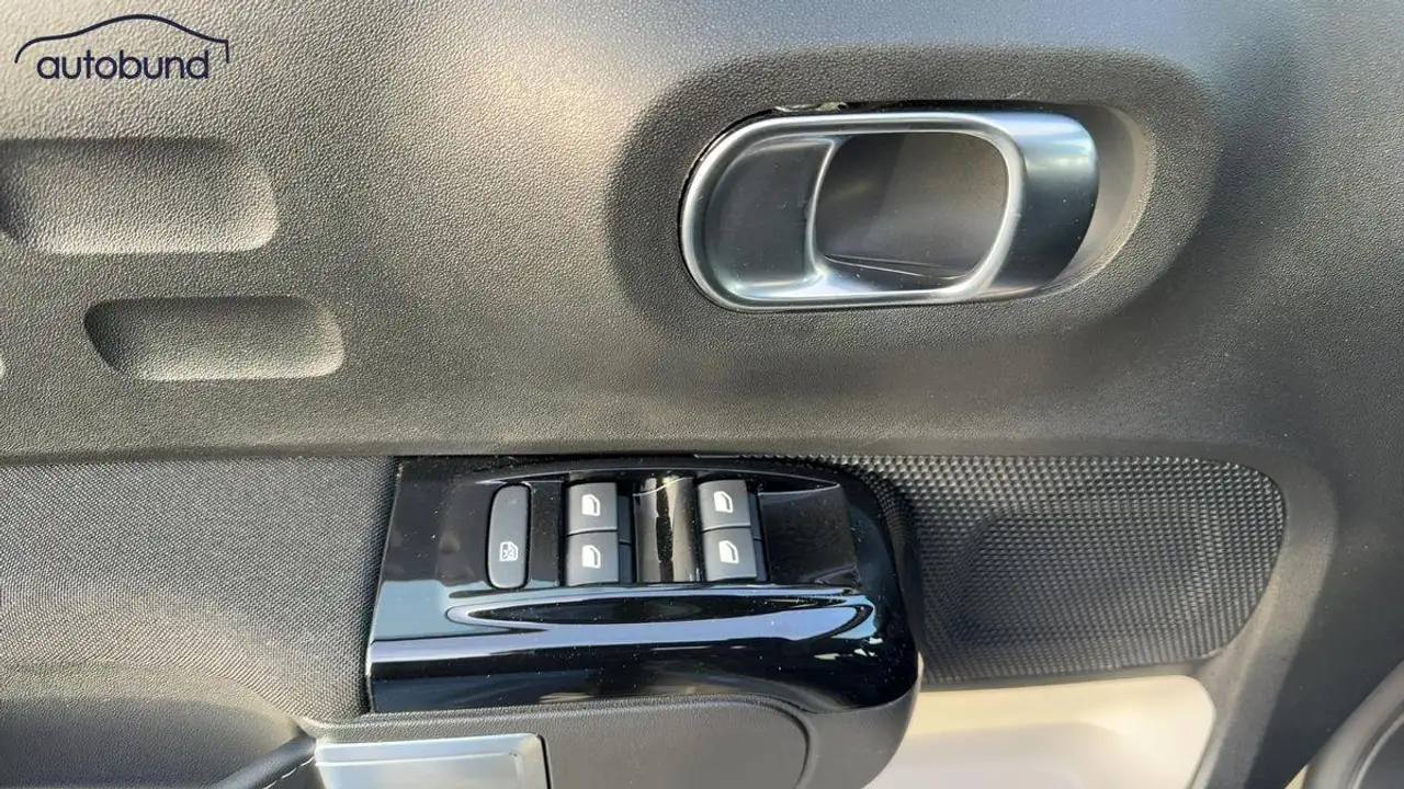 Citroen C3 III 1,2 PT 110 Automatik Max Alu KA LED Link NAV N 11