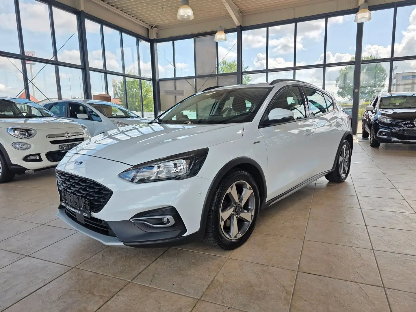 Ford Focus Lim. Active Weiß - 1
