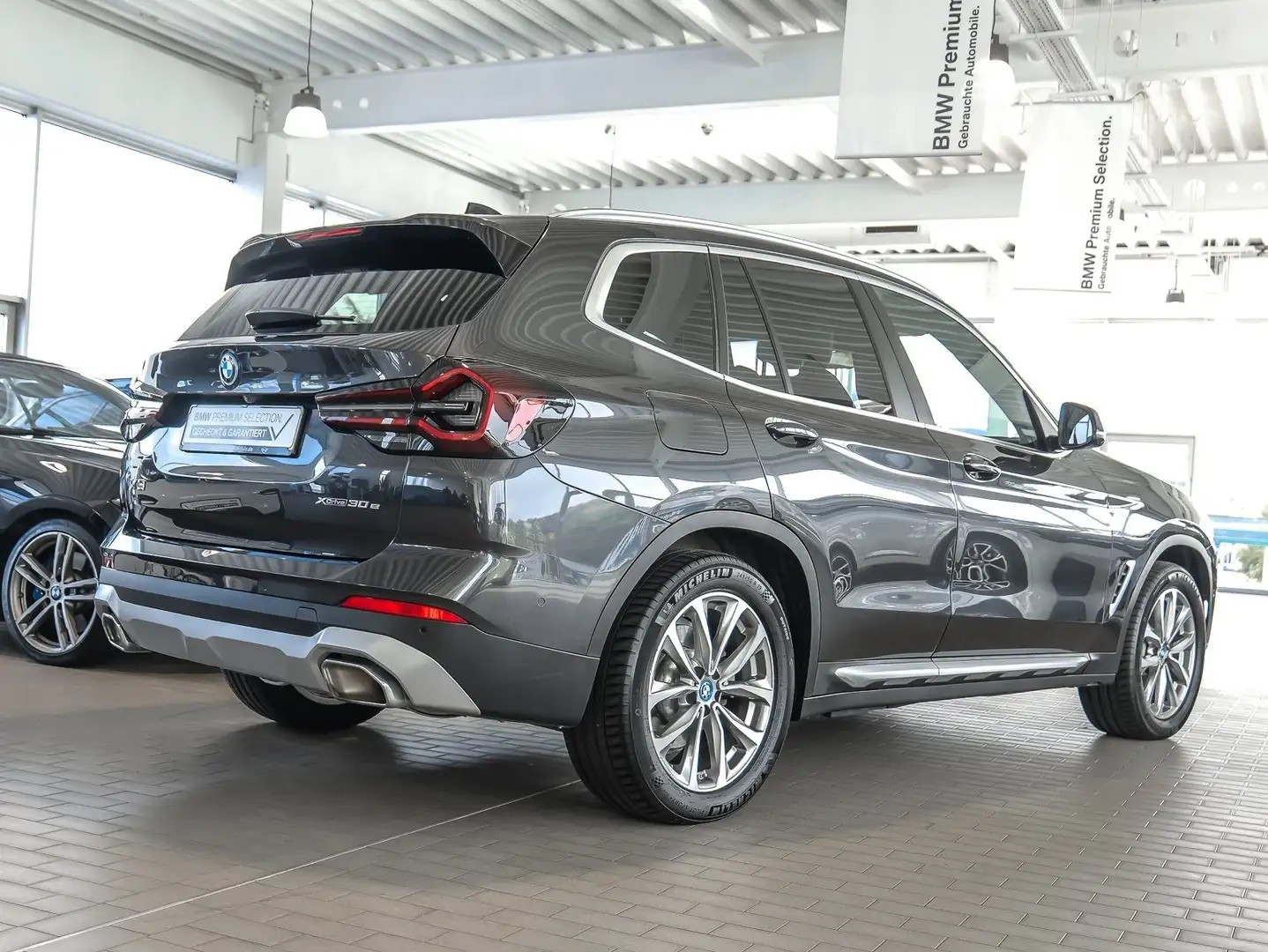 BMW X3 xDrive30e Anhängk. 360GradKam Hifi 19Zoll Gris - 2