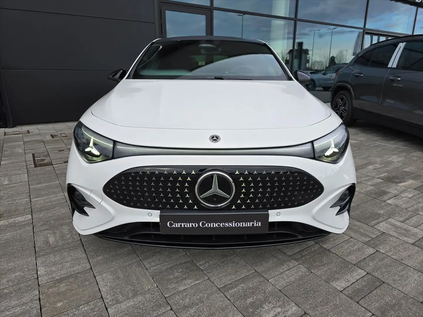 Mercedes-Benz CLA 250 + con tecnologia EQ Weiß - 2