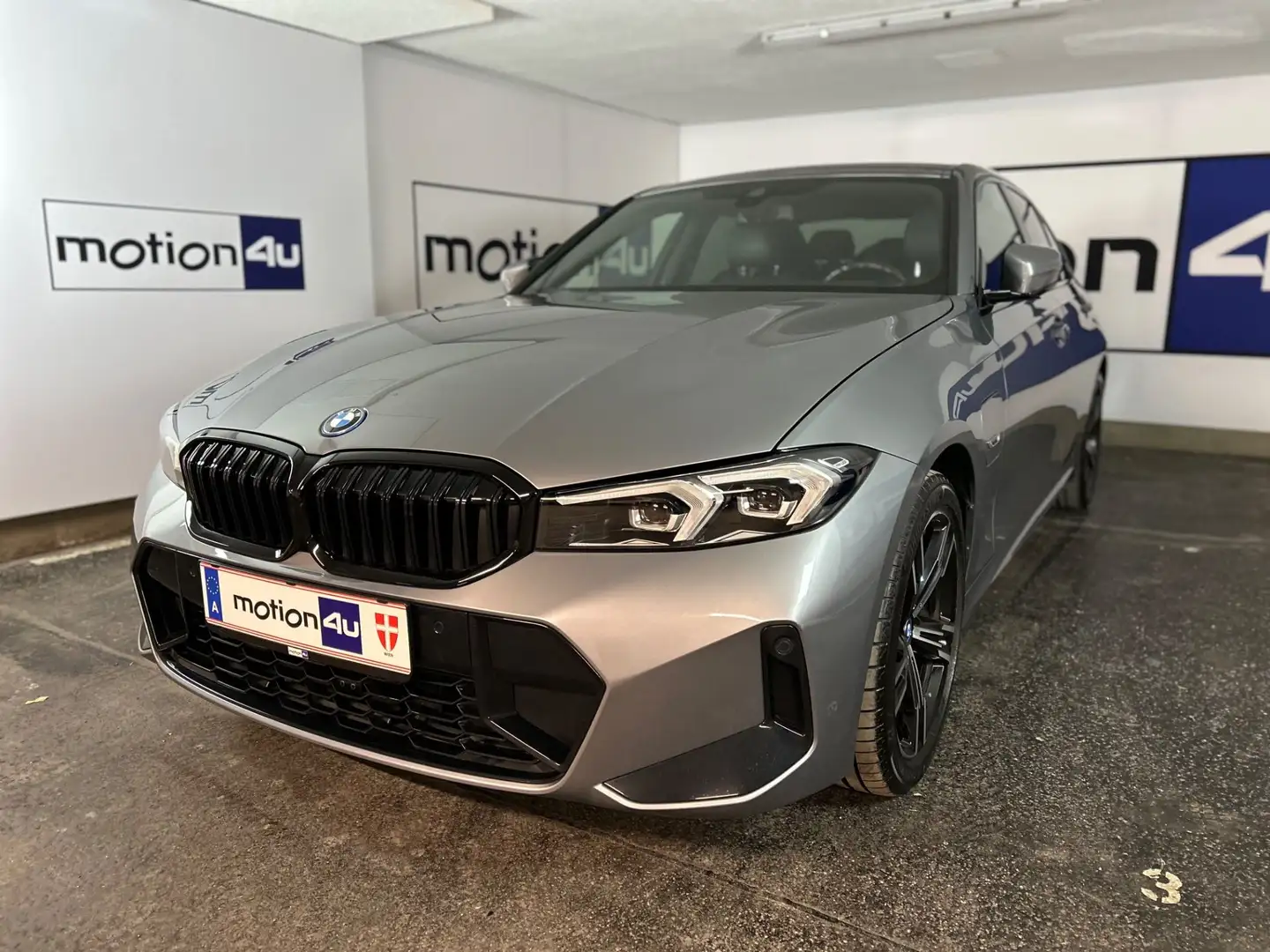 BMW 320 e LCI M-SPORT SHADOWLINE WIDESCREEN AKTIV GUARD P Grau - 2