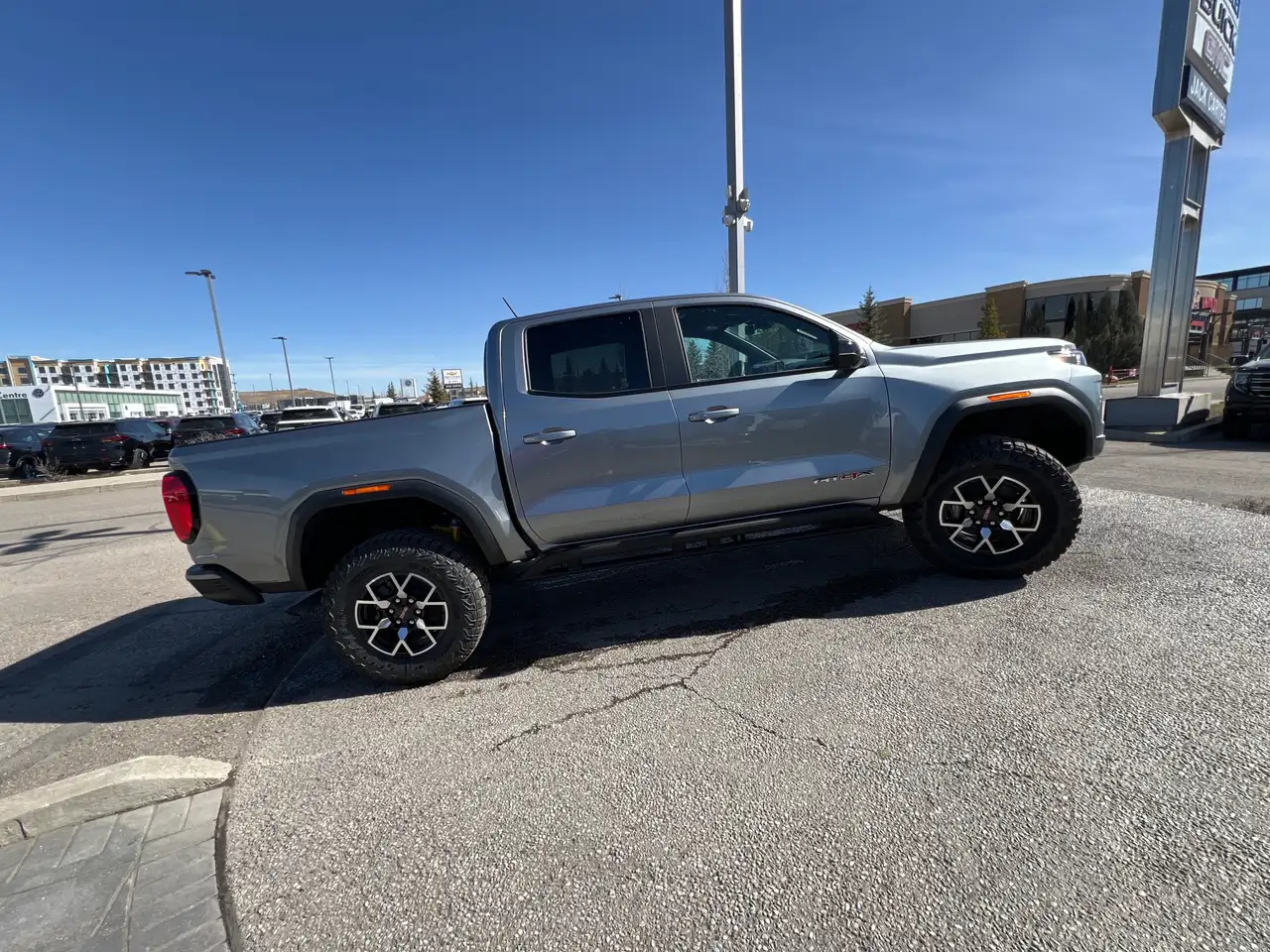 GMC Canyon снимка GMC Canyon