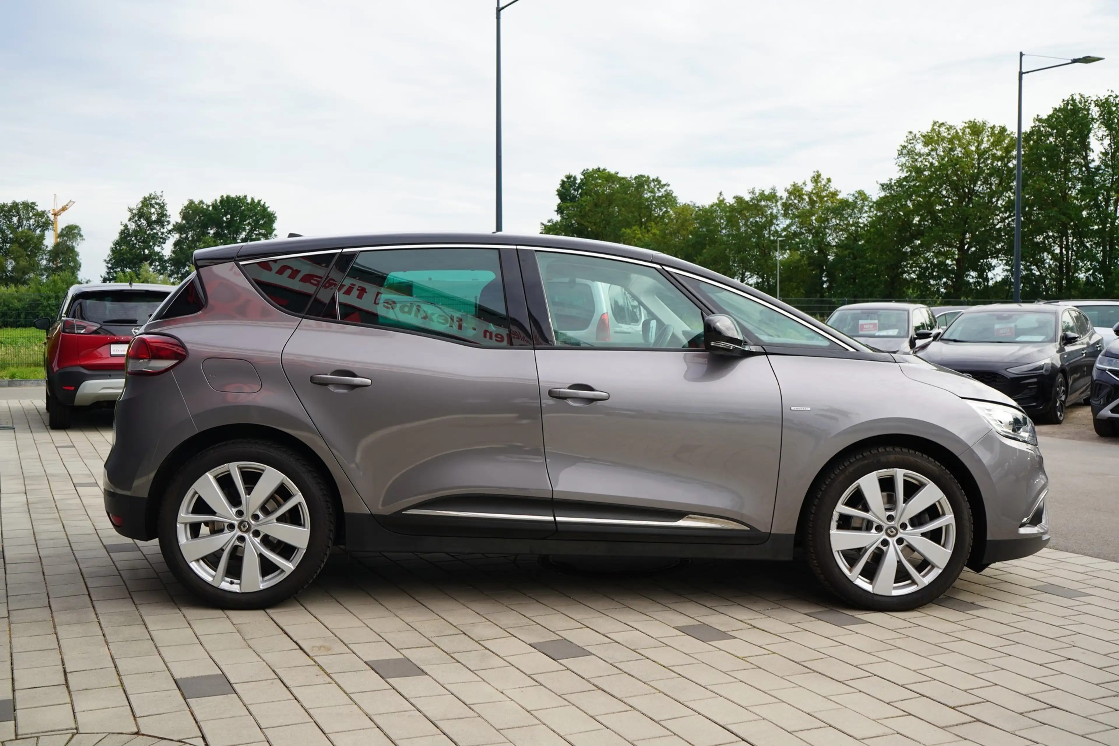 Renault Scenic 1.3 TCE Limited Navi Tempomat AHK Keyless — photo 6