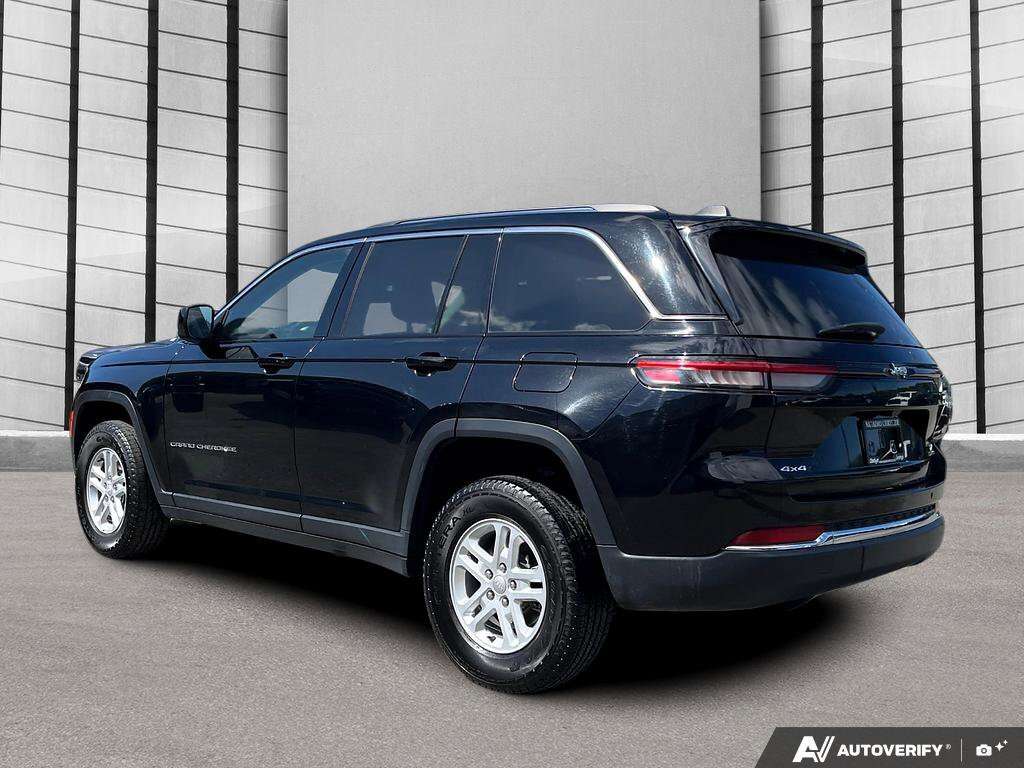 2023 Jeep Grand Cherokee Laredo 4x4 | Rear Parking Assist | No Accidents! — снимка 1