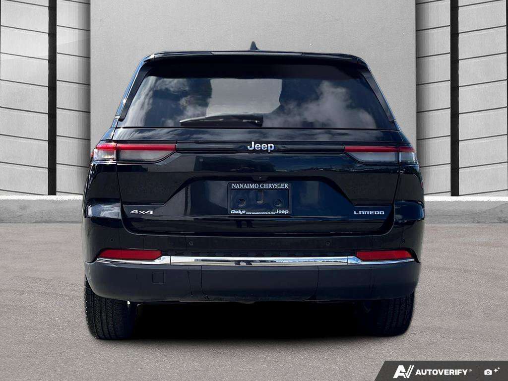 2023 Jeep Grand Cherokee Laredo 4x4 | Rear Parking Assist | No Accidents! — снимка 1