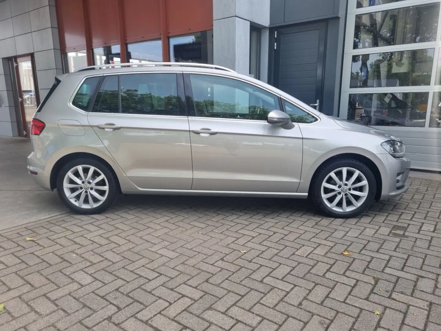 Volkswagen Golf 1.4 TSI HIGHL BNS Sportsvan Grau - 2