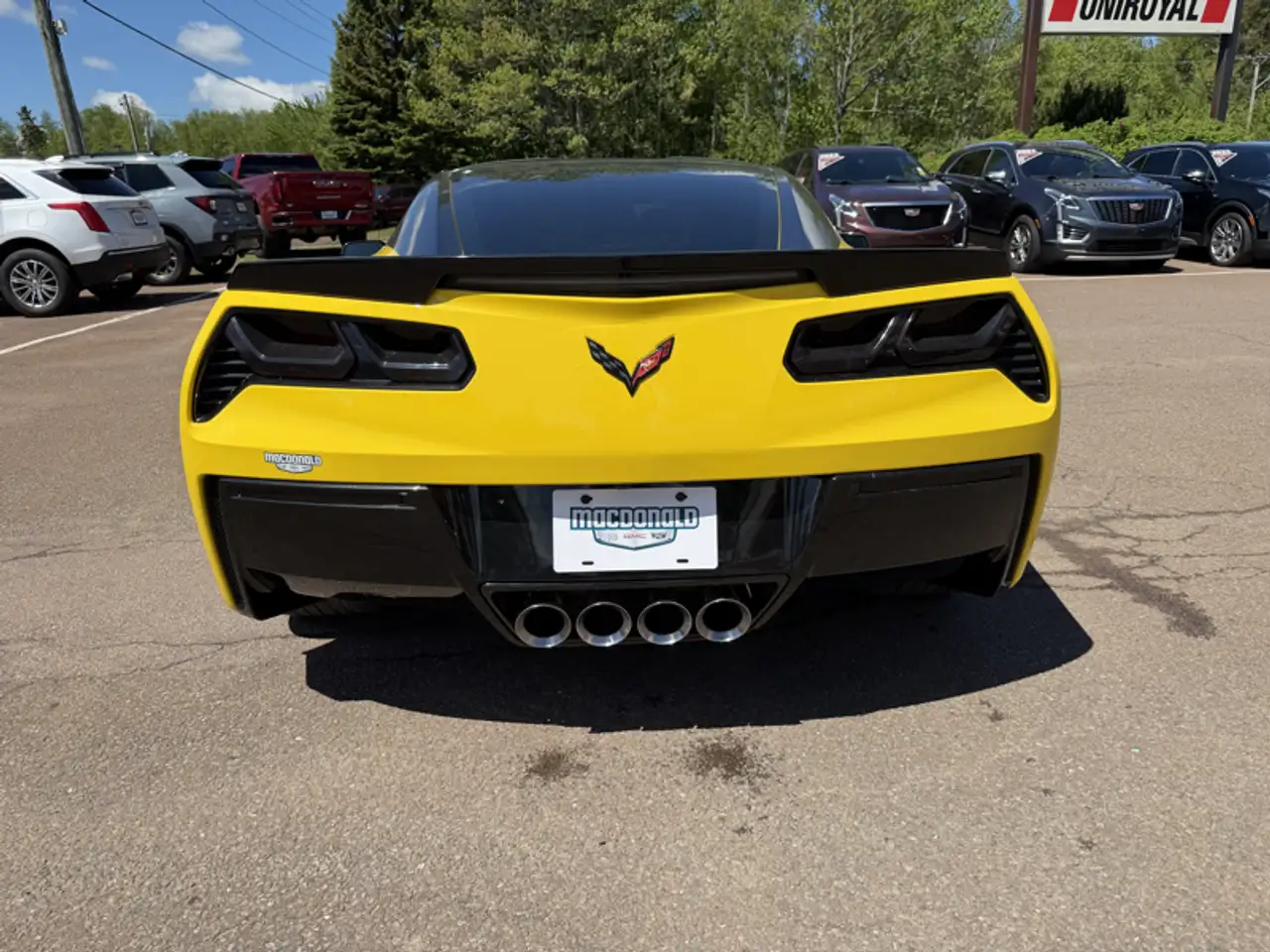 Chevrolet Corvette снимка Chevrolet Corvette
