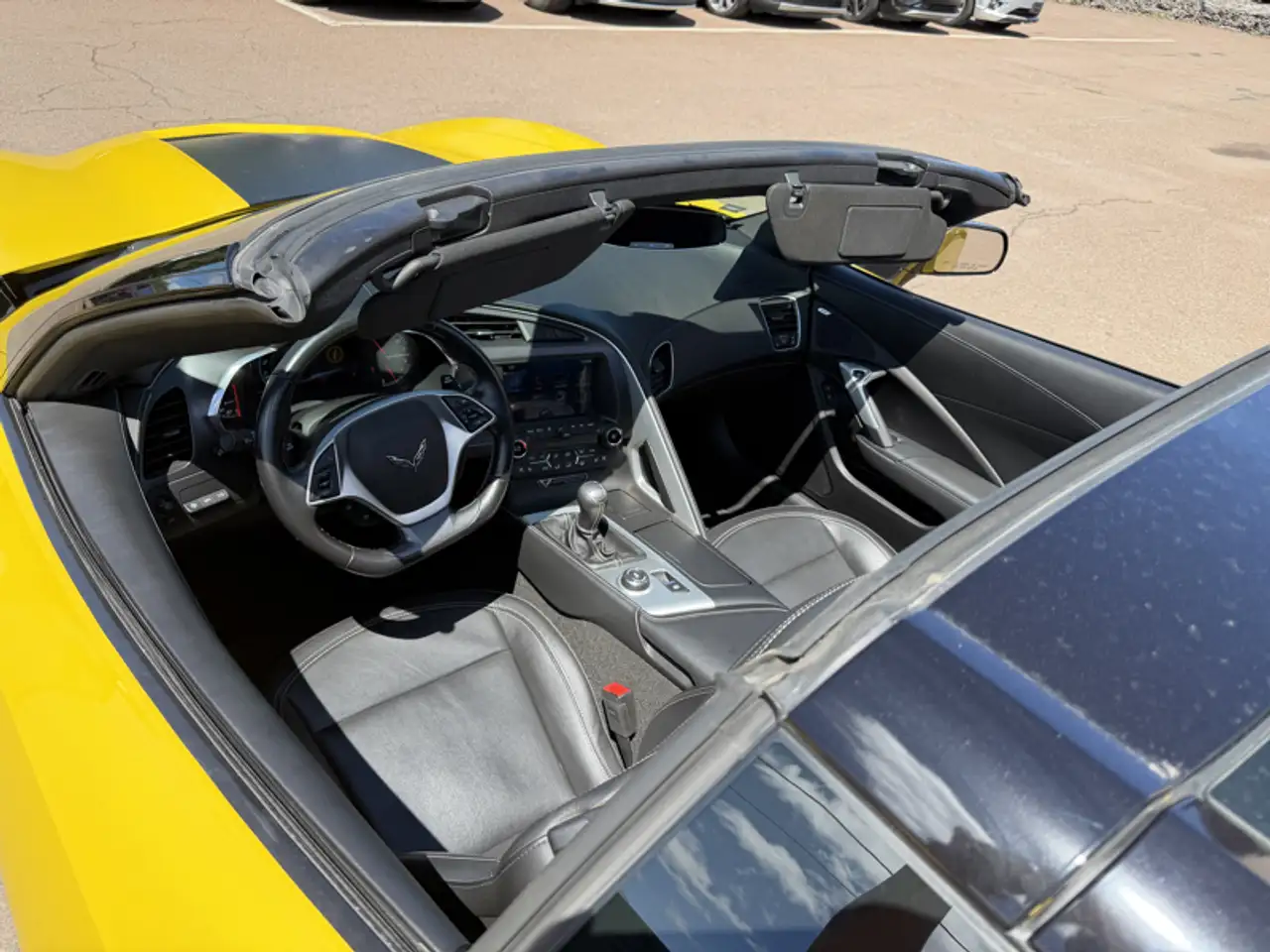 Chevrolet Corvette снимка Chevrolet Corvette