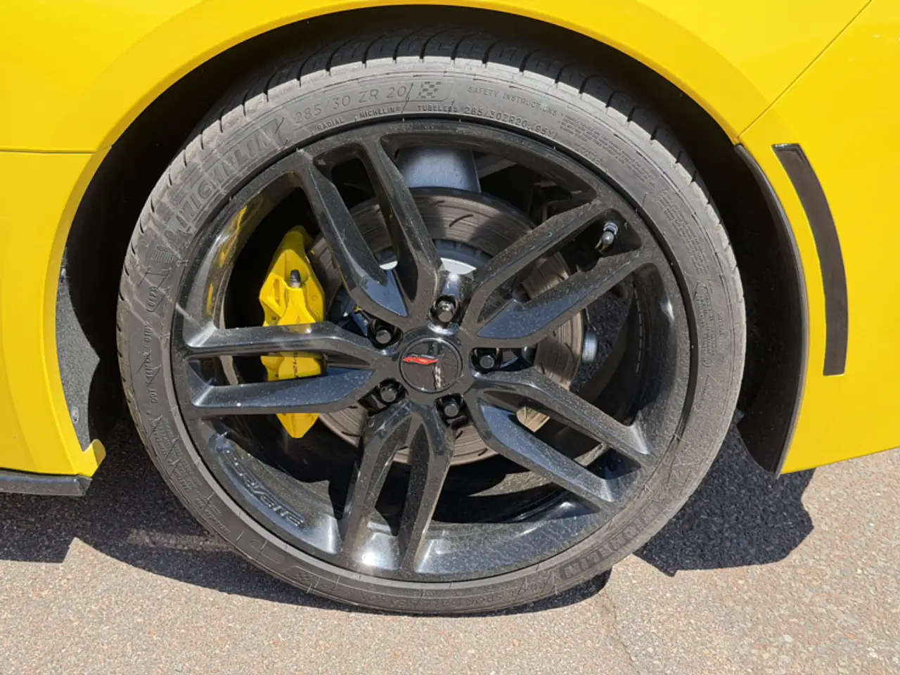 Chevrolet Corvette снимка Chevrolet Corvette