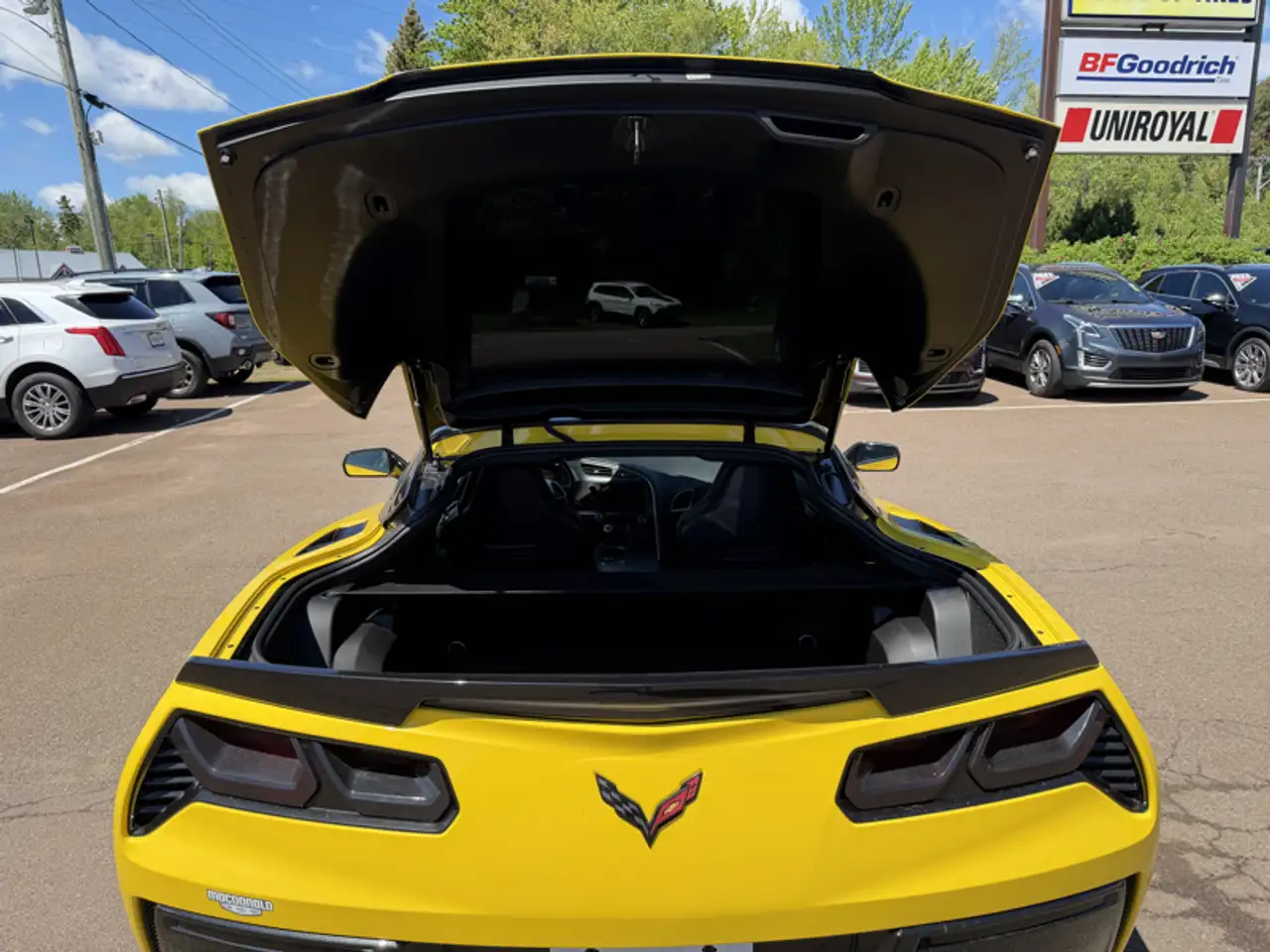 Chevrolet Corvette снимка Chevrolet Corvette