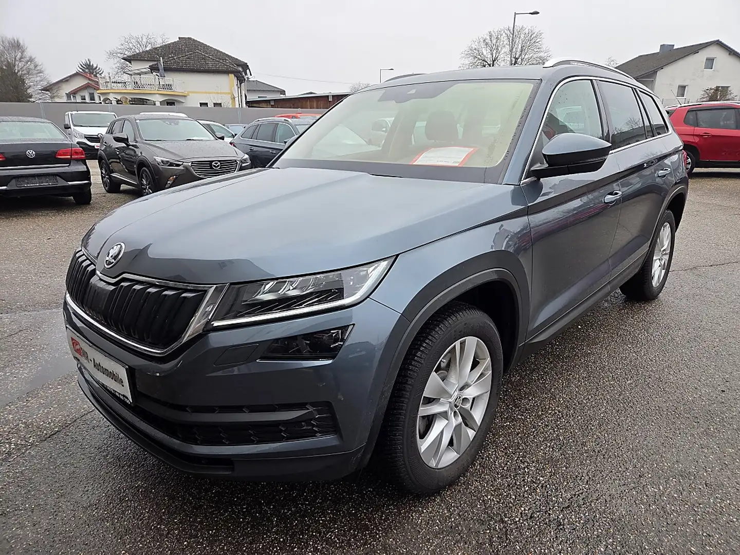 Skoda Kodiaq 2,0 TDI SCR 4x4 Style DSG*Panoramadach* Grau - 2
