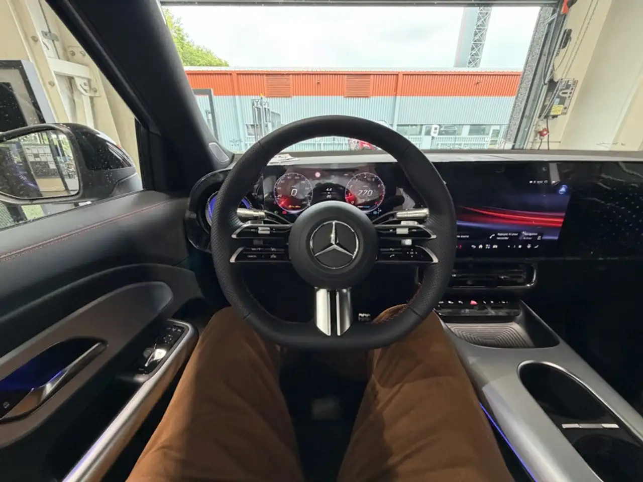 Mercedes-Benz GLB 2026 — фото 12