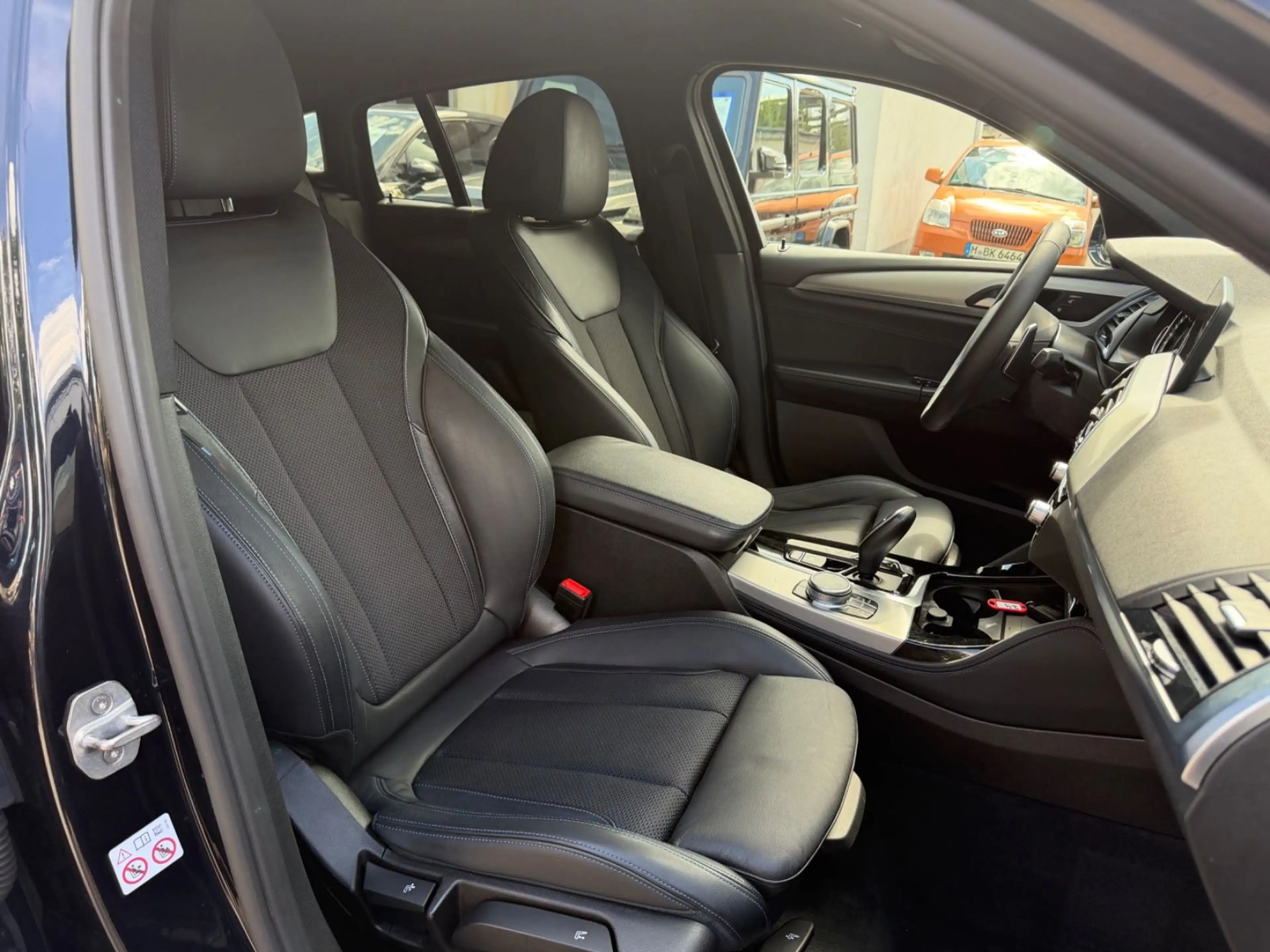 BMW X4 xDrive 20 i M Sport~AUT~Head~Kam~Navi~LED~ — photo 13