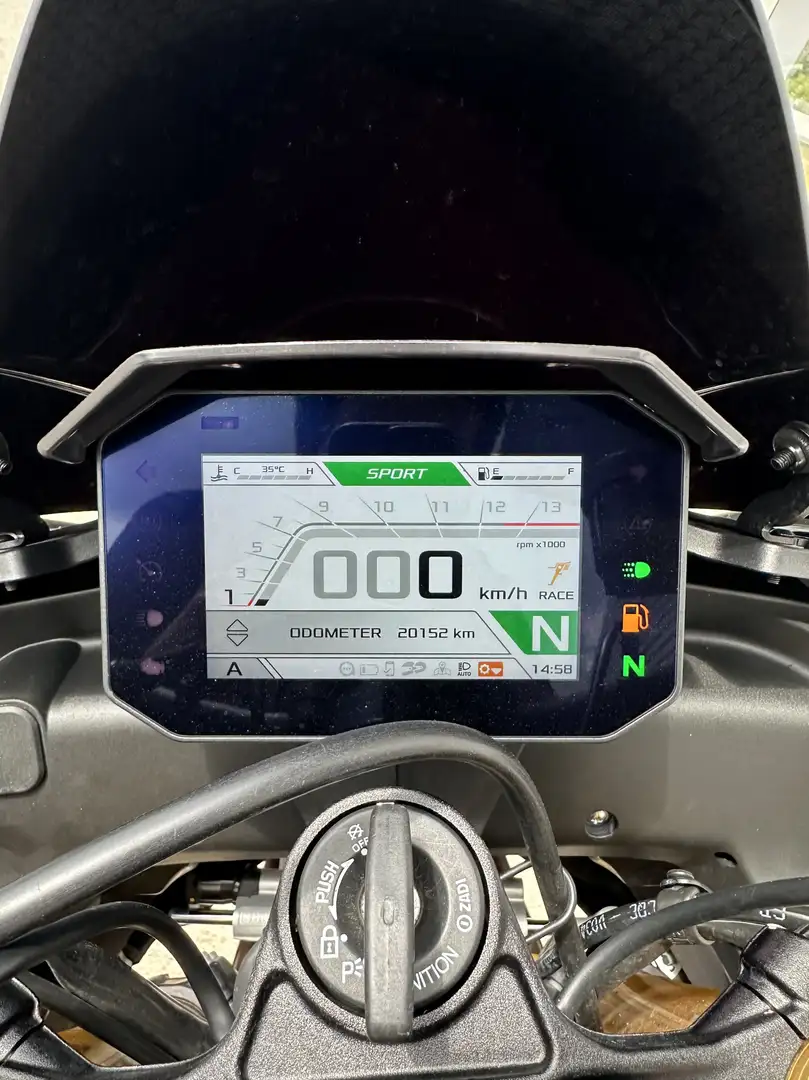 Aprilia Tuono Noir - 2